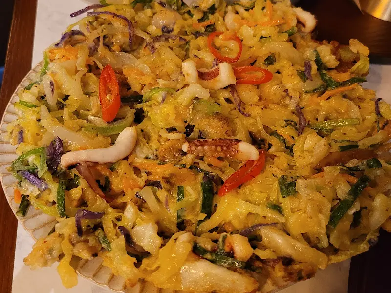 해물이 듬뿍 들어간 야옹전