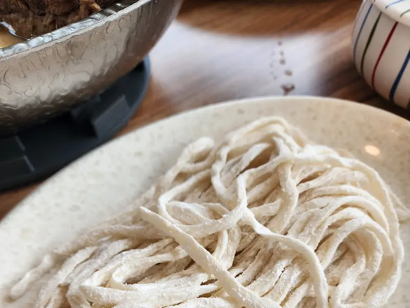 탱글탱글한 칼국수 면발