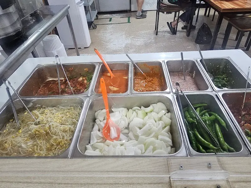 다양한 밑반찬 코너