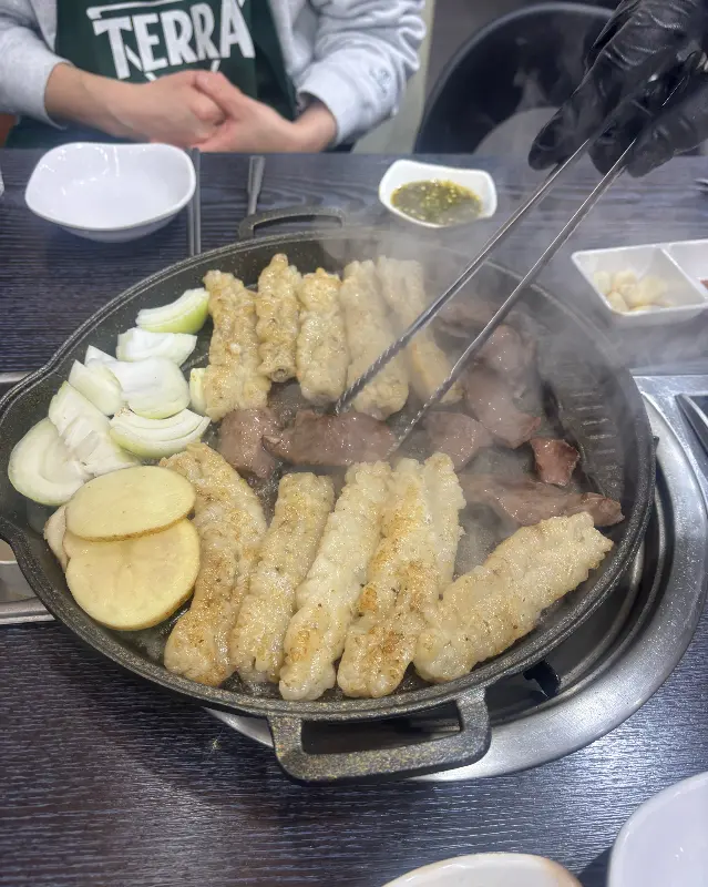 곱창 굽는 모습