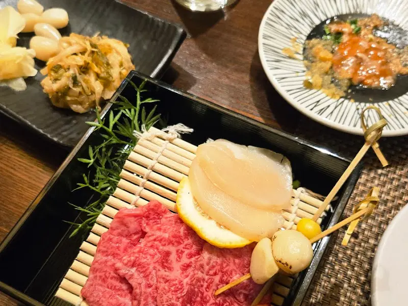 플레이팅이 돋보이는 곁들임 요리