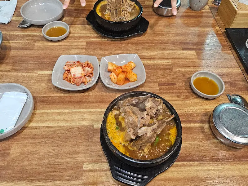 뼈해장국 한상차림