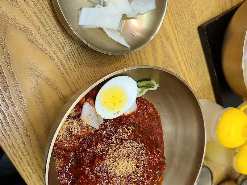 비빔 냉면