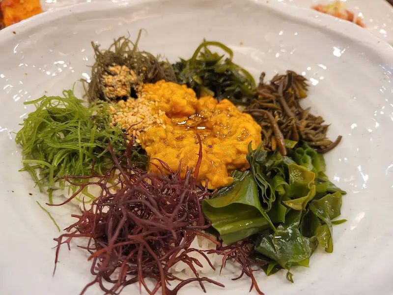 푸짐한 멍게비빔밥