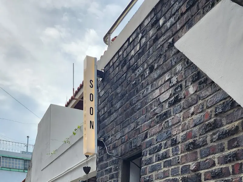 SOON 간판