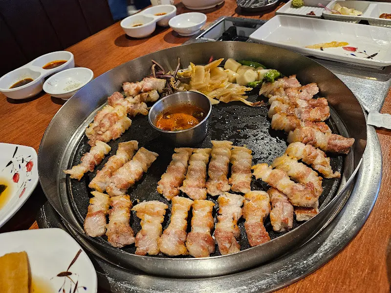 맛있게 구워진 삼겹살