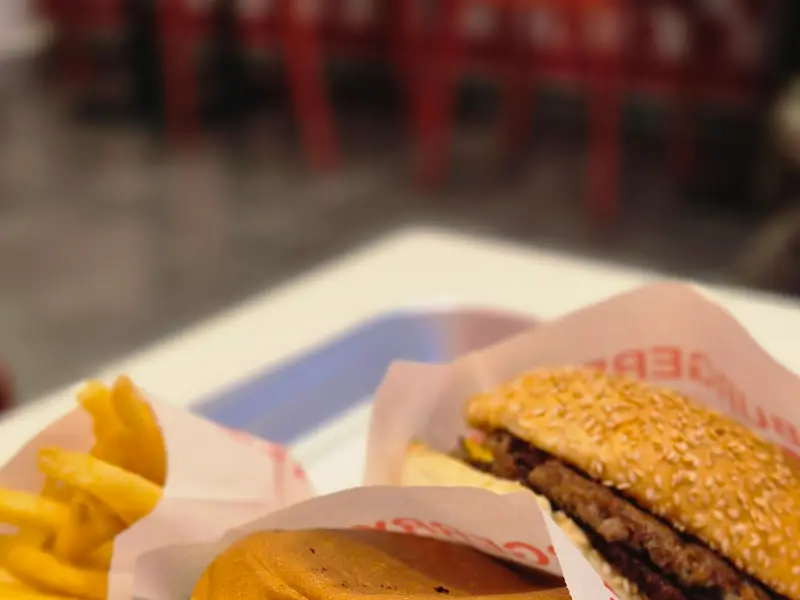 깔끔한 매장 인테리어