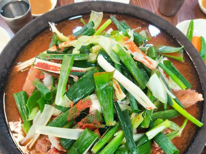 채소가 듬뿍 들어간 물닭갈비