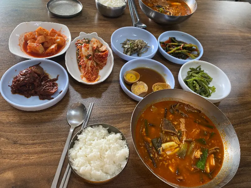 육개장과 반찬