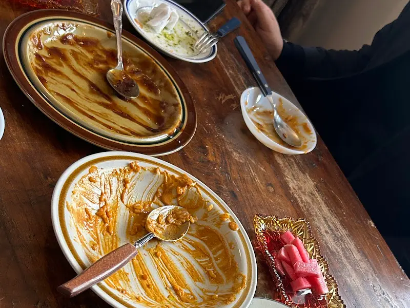 깨끗하게 비워진 접시들