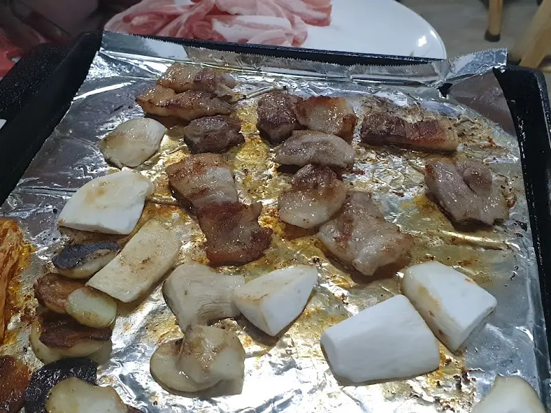 구워진 냉동 삼겹살