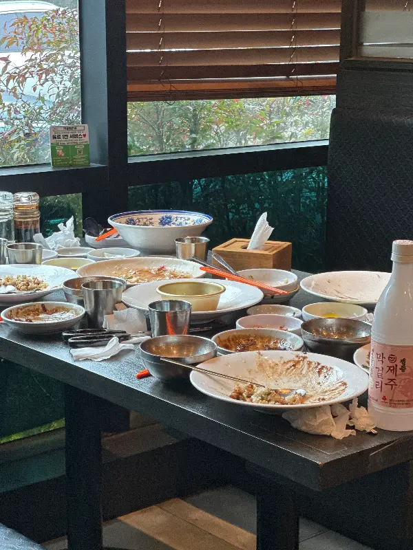 식사를 마친 테이블