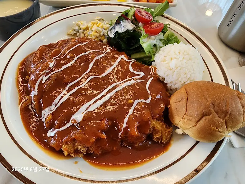 고구마 치즈 돈까스의 아름다운 자태