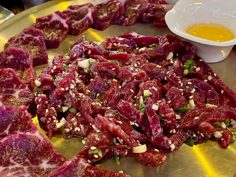 환상적인 비주얼의 뭉티기와 육회