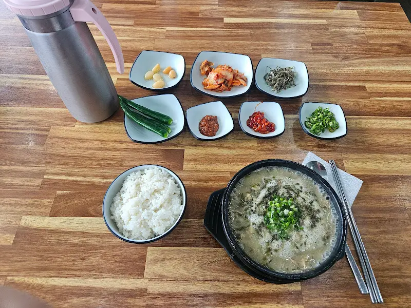 고사리육개장과 반찬