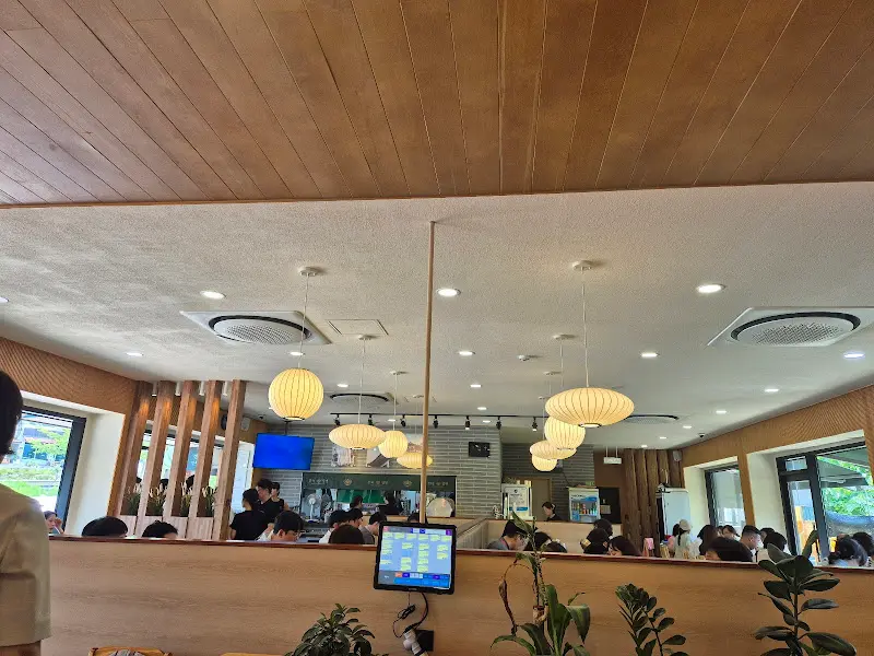 넓고 쾌적한 내부