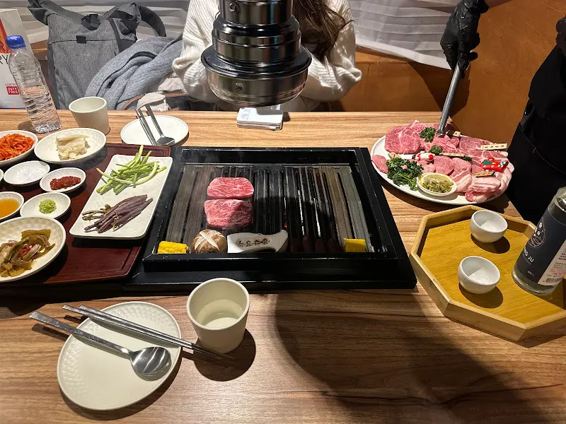 봉산집 연남점 테이블 세팅