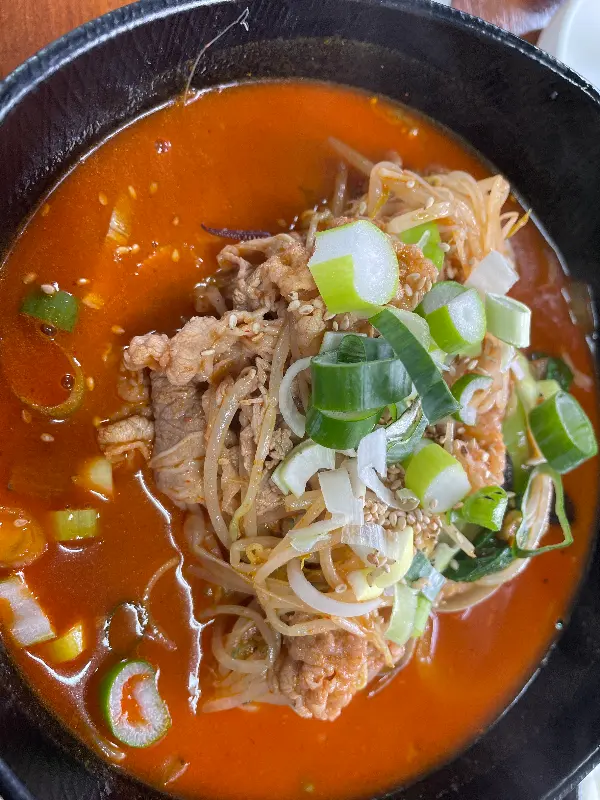 고기짬뽕의 푸짐한 고기 고명