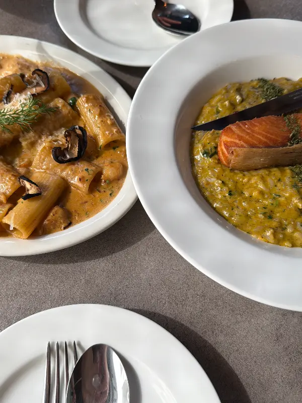 리가토니와 바질 리조또