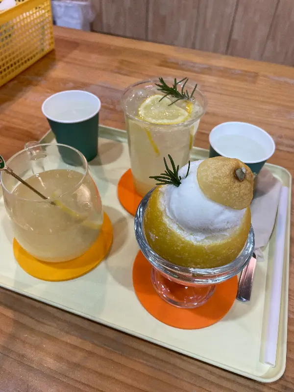 레몬 아이스크림과 레몬 블랙티