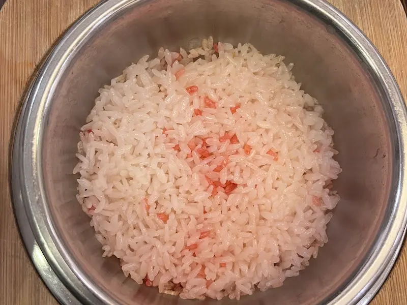 분홍빛 홍국미 밥