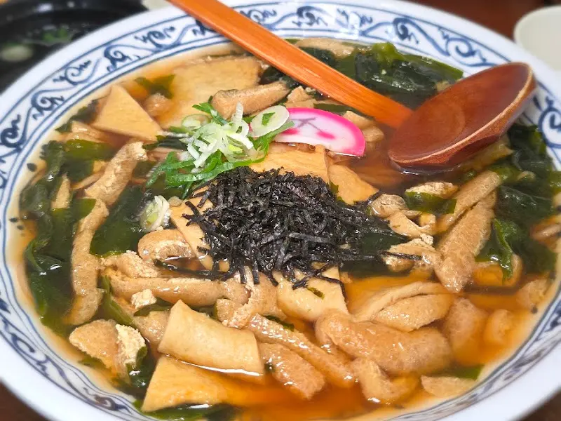 푸짐한 양을 자랑하는 참치유부초밥