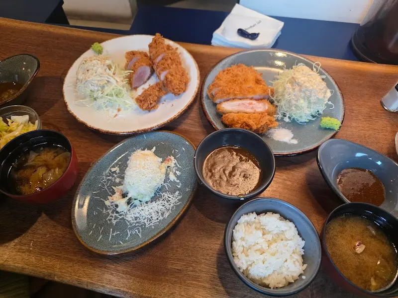 콘반 로스카츠 정식