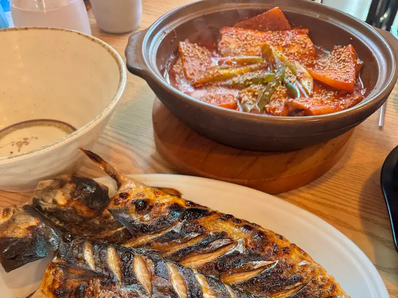 고등어 구이와 갈치조림