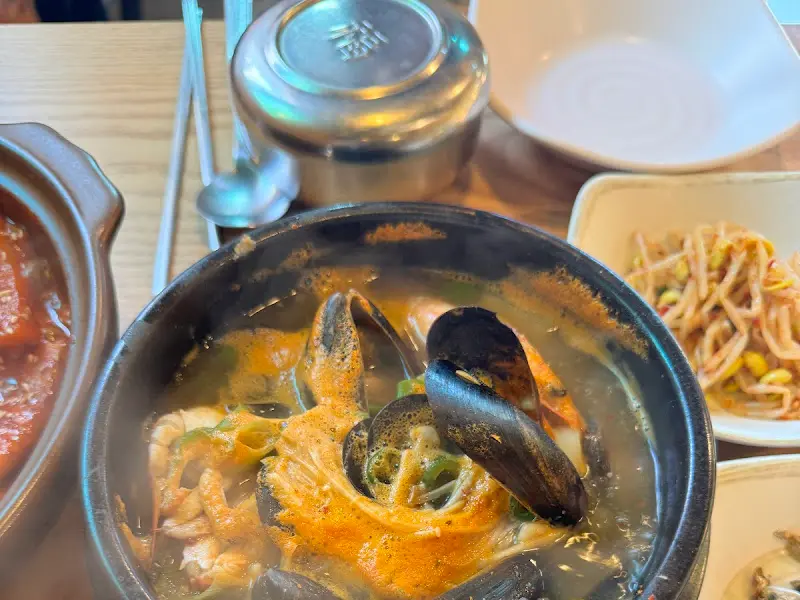 해물뚝배기와 밥