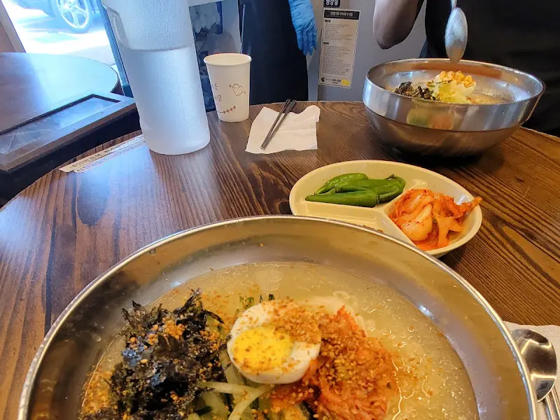 깔끔한 테이블 세팅