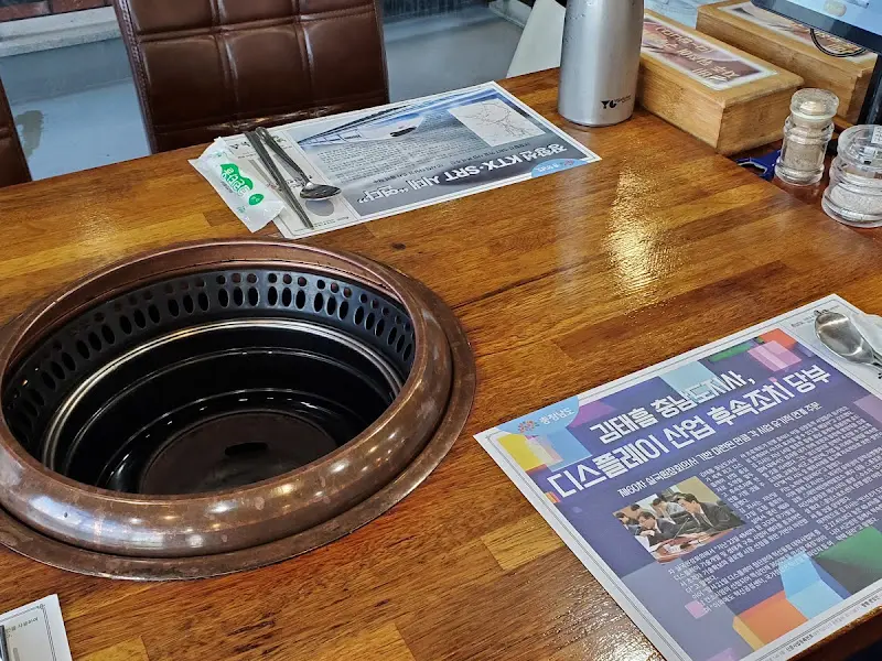 깔끔하게 정돈된 테이블