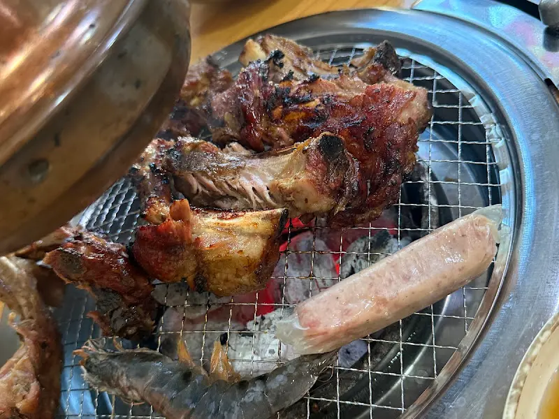 숯불향 가득한 등갈비