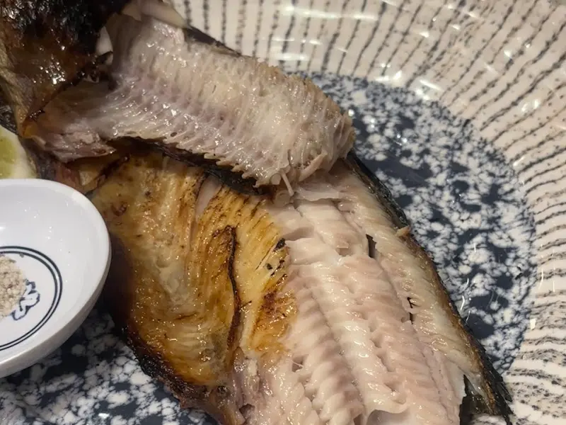 노릇하게 구워진 임연수 구이