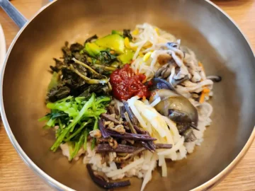 향긋한 나물에 힐링되는 용인, 희락보리밥에서 즐기는 진짜 보리밥 맛집