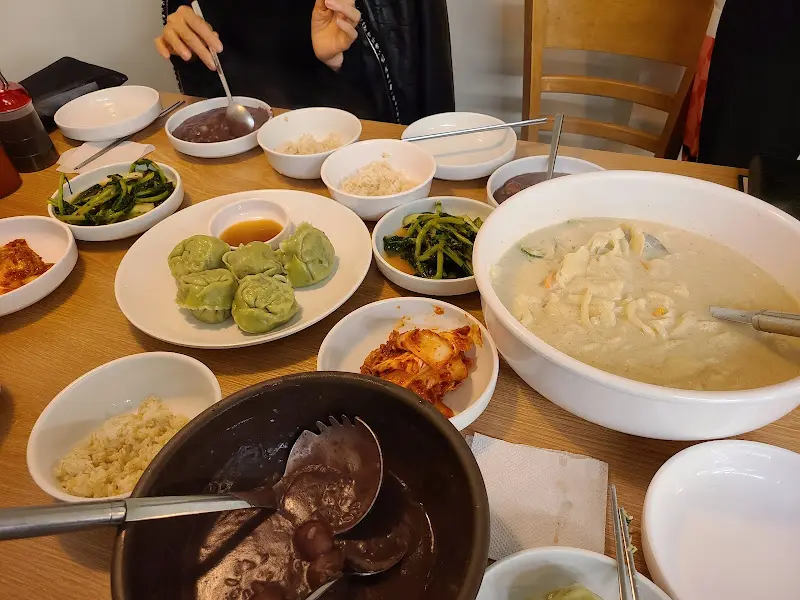 테이블 전체 샷