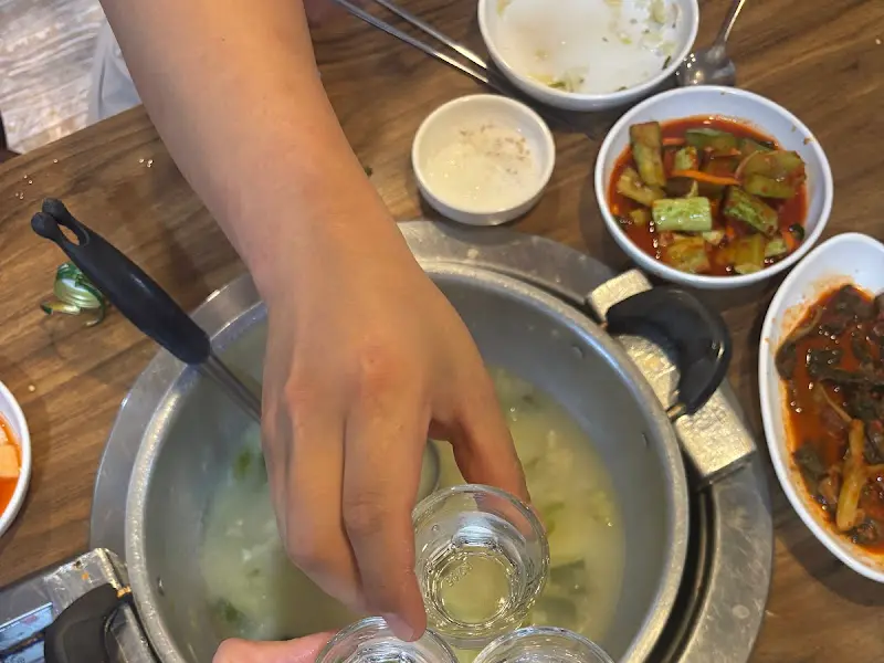 닭한마리에 산삼주 한 잔