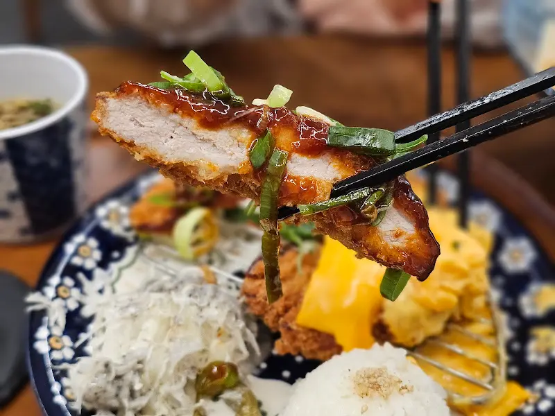 육즙 가득한 돈카츠 단면