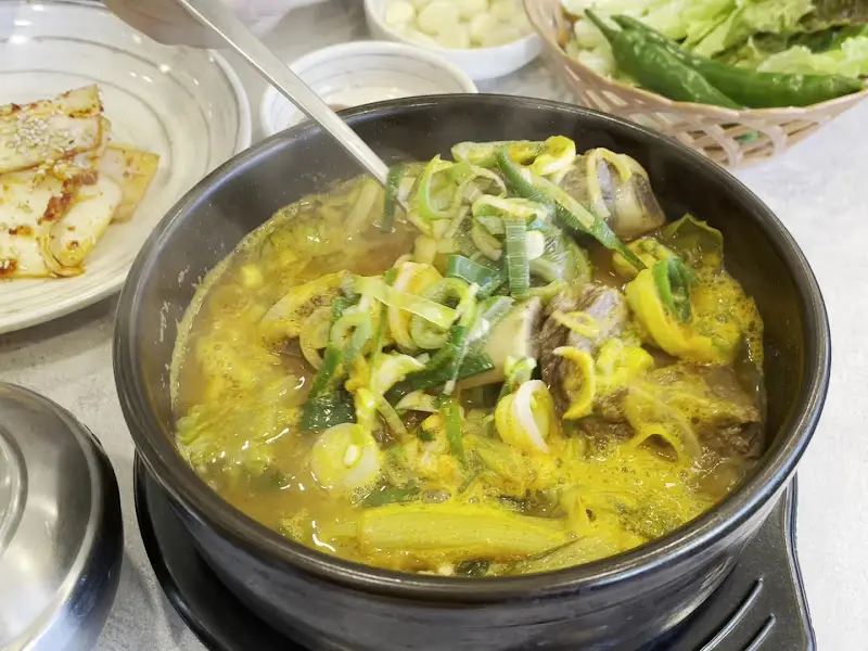 보글보글 끓는 모습이 식욕을 자극하는 된장찌개