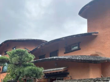 정겨운 풍미 가득, 유성구 ‘황토기와집’에서 만나는 대전 칼국수 맛집