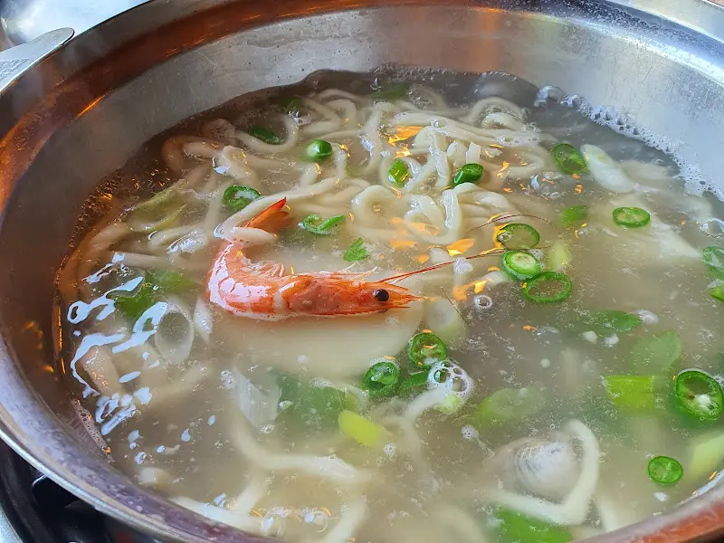 황토기와집 내부