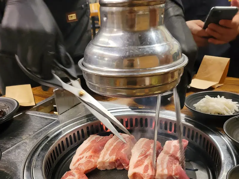 맛있게 구워진 삼겹살