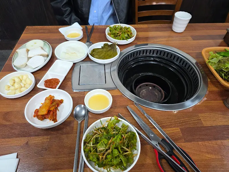 해동식육식당 밑반찬