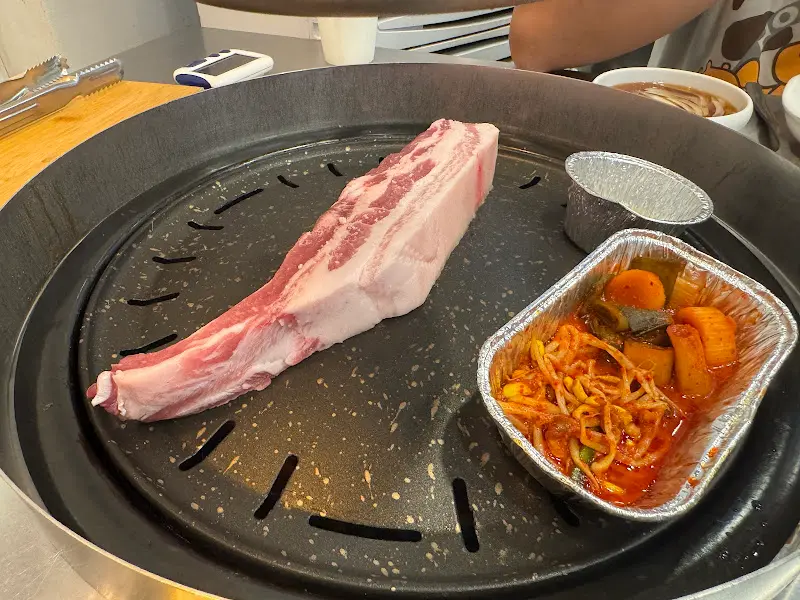 불판 위의 오겹살