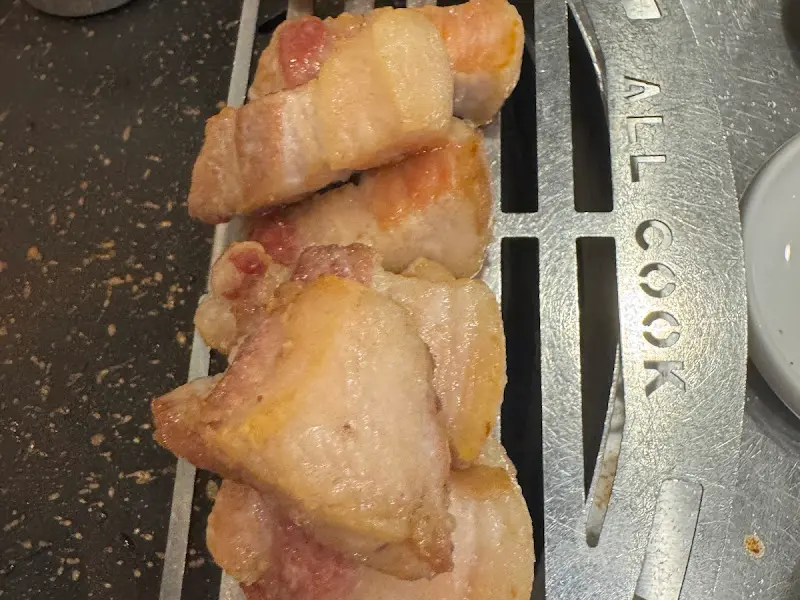 잘 구워진 주먹고기