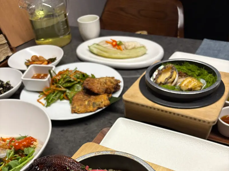 장어덮밥 정식 한 상 차림