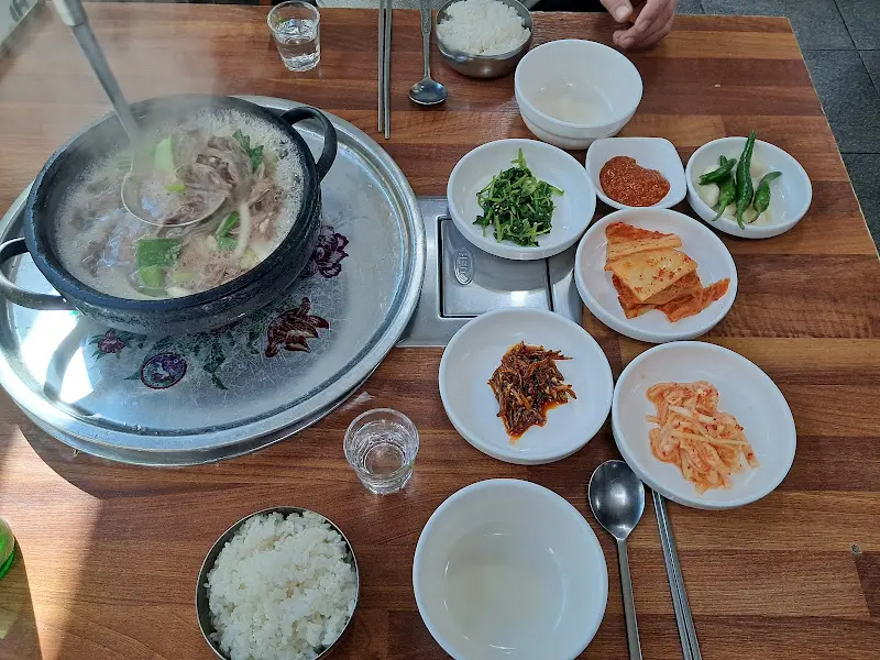 해동식육식당 전체 상차림