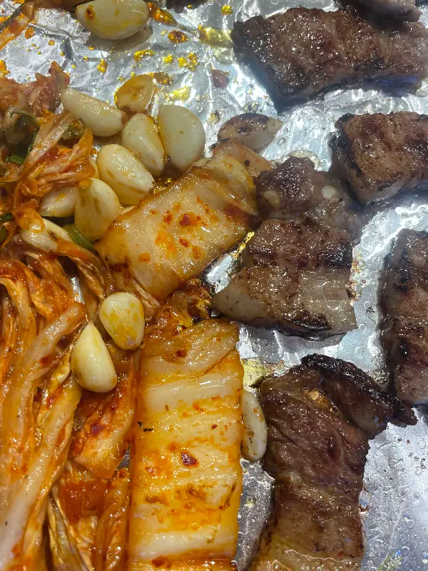 잘 구워진 삼겹살