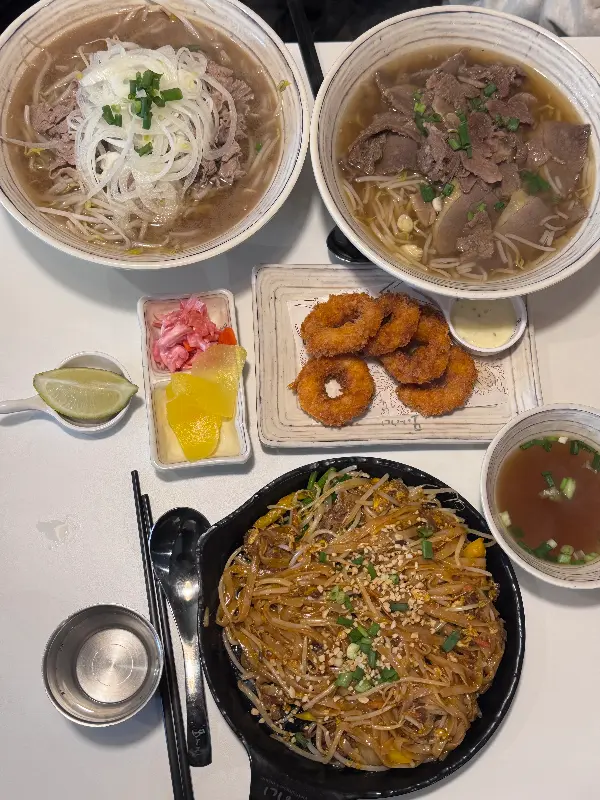 다채로운 쌀국수 메뉴