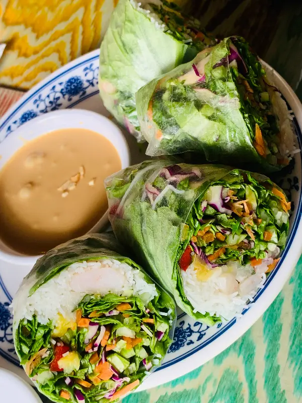 싱싱한 야채가 듬뿍 들어간 월남쌈