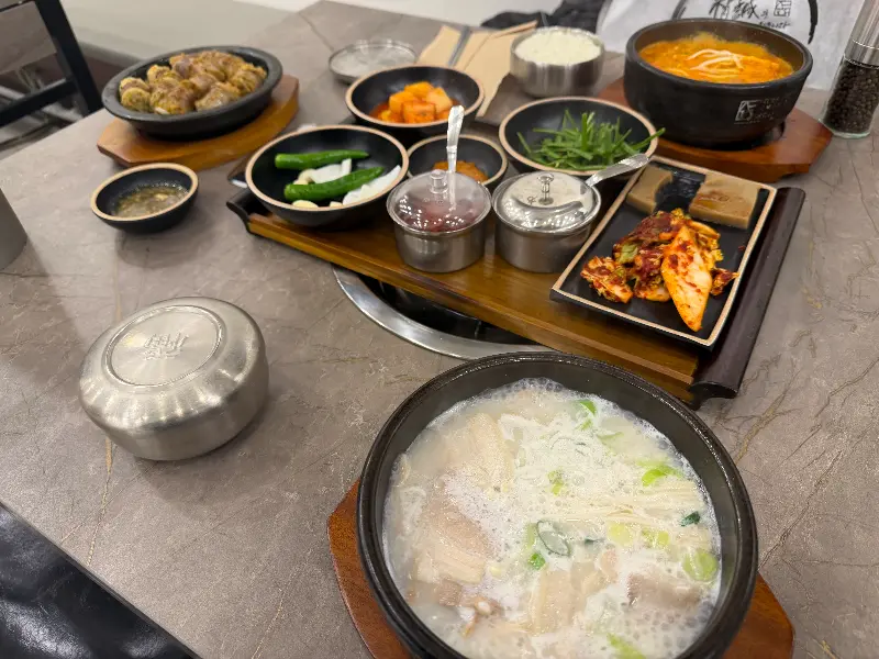 정성순대의 맛깔스러운 한 상 차림